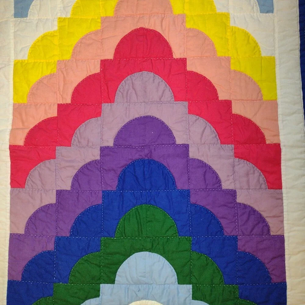 NEW Handmade Stunning Rainbow Baby Quilt/Wall Hanging w Detailed Hand Quilting